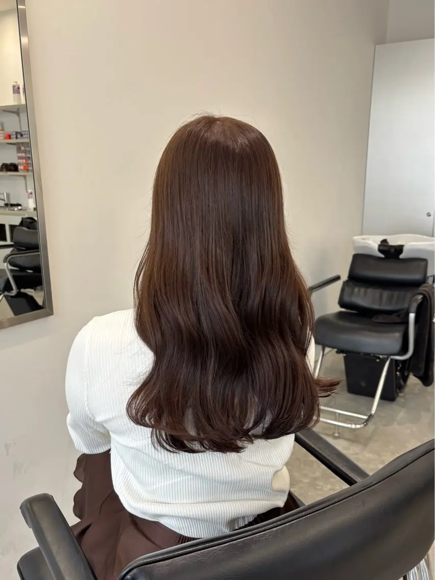 セミロング カラー 鶴町 桃香のヘアスタイル