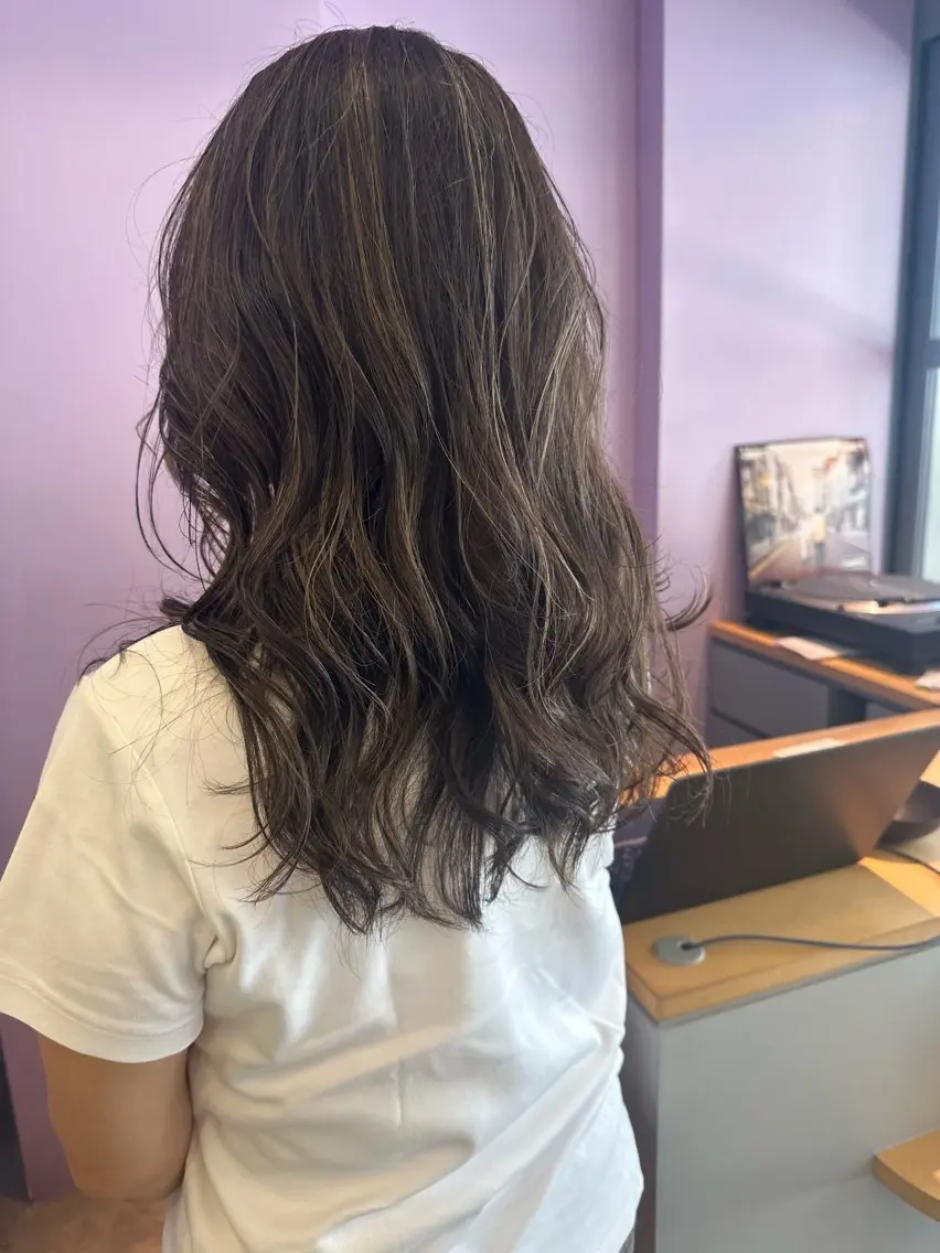 ロング カラー ハイライトカラー ハイライト ri saのヘアスタイル