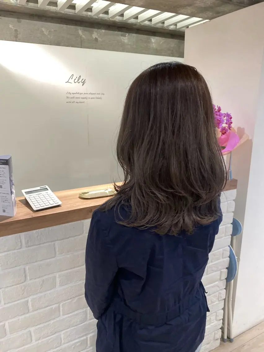 セミロング カラー 透明感カラー グレージュ オリーブカラー オリーブグレージュ オリーブグレー カット ヘアカラー ブリーチなし/暖色/ 透明感/なおやのヘアスタイル