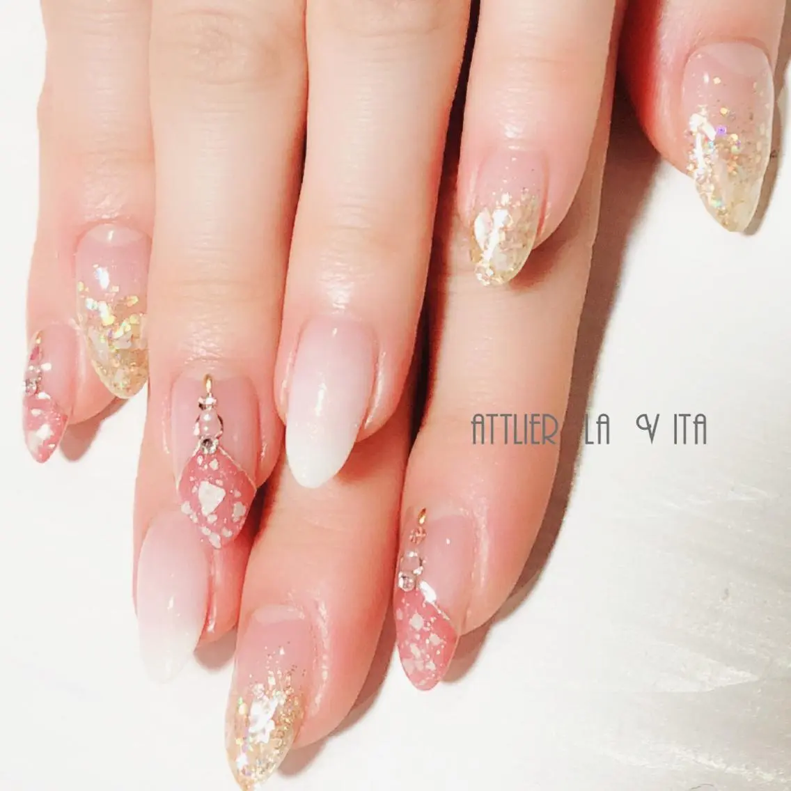 ネイル ストーンネイル ハンドネイル lavita. mimuraのネイルデザイン