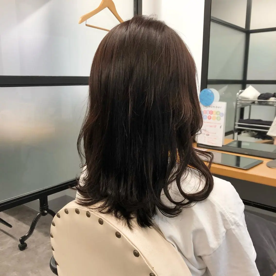 ロング カラー ヘアアレンジ アディクシーカラー アッシュ ベージュカラー 黒髪 ブリーチ JURI🤎 ワンカールレイヤーのヘアスタイル