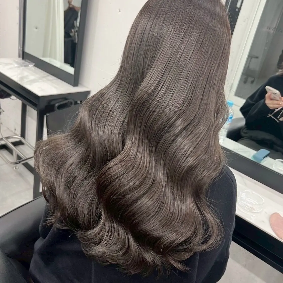 ロング ヘアカラー トリートメント 縮毛矯正🎀髪質改善 の専門家tomonaのヘアスタイル