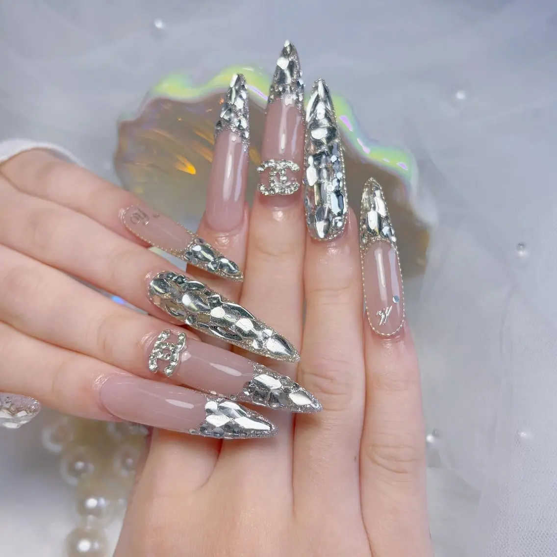 ネイル アートネイル ジェルネイル キラキラネイル 韓国ネイル 持ち込み ハンドネイル ハンドケア Nova Nailのネイルデザイン