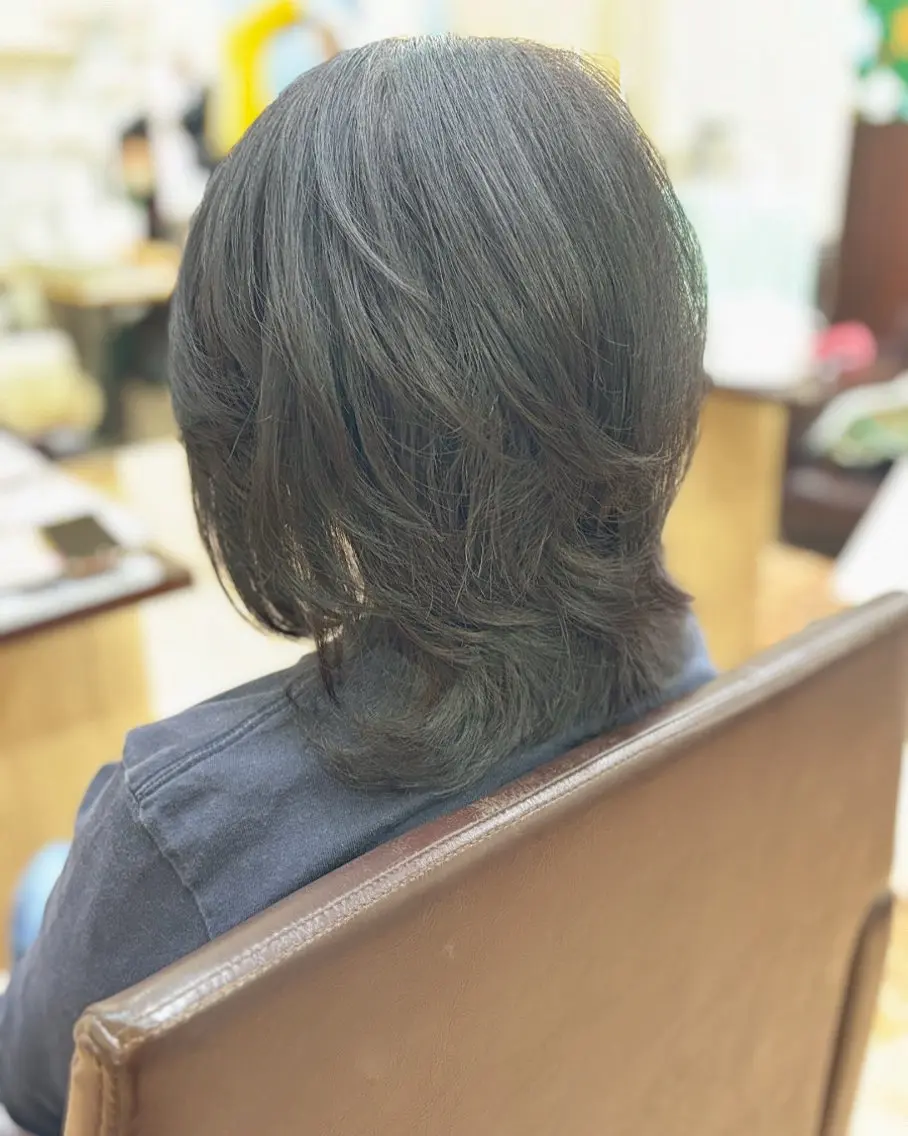 ミディアム レイヤーカット 生澤 千尋のヘアスタイル
