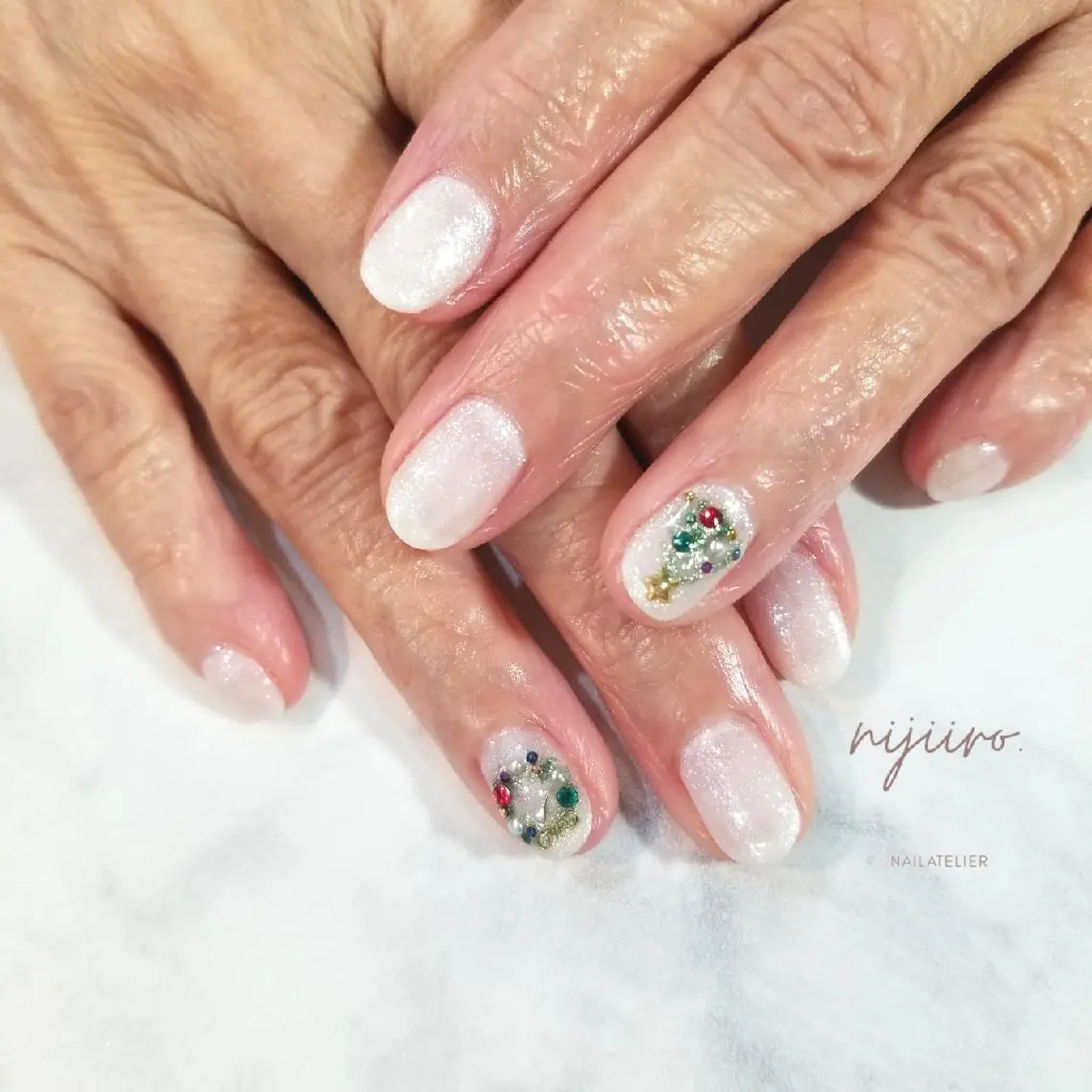 ネイル 冬ネイル クリスマス ハンドネイル nijiiro🌈 サトウのネイルデザイン