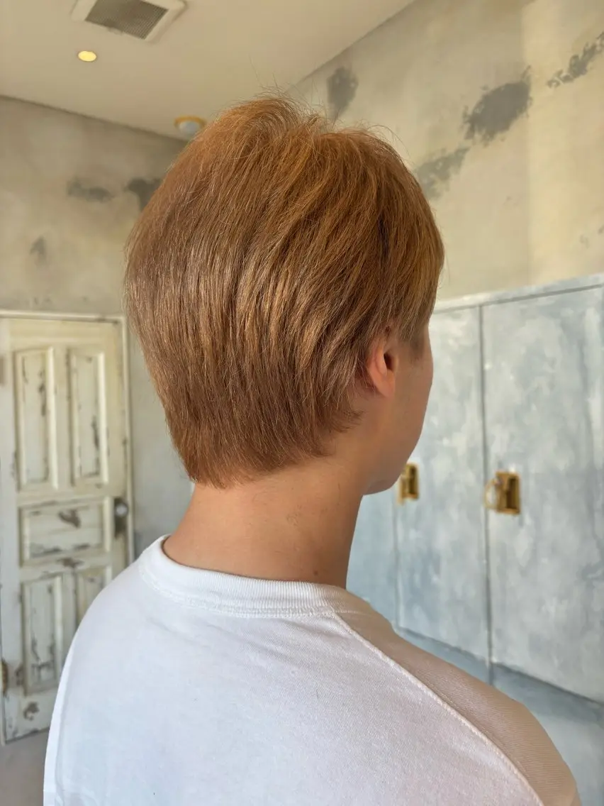 カラー メンズ メンズブリーチ ベージュカラー ブリーチ ミルクティーベージュ カット ヘアカラー トリートメント ボブ・カラー 琴音のヘアスタイル