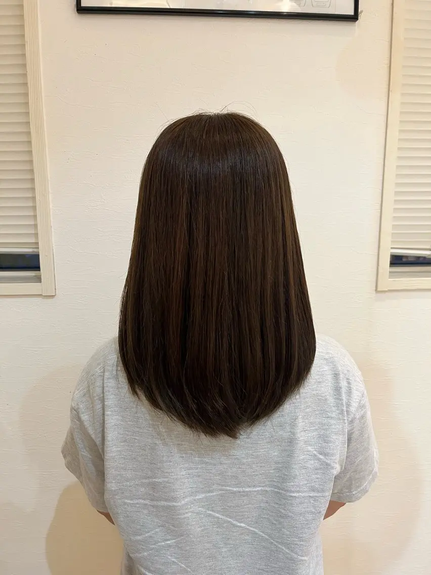 ミディアム 新谷 瀬里菜のヘアスタイル