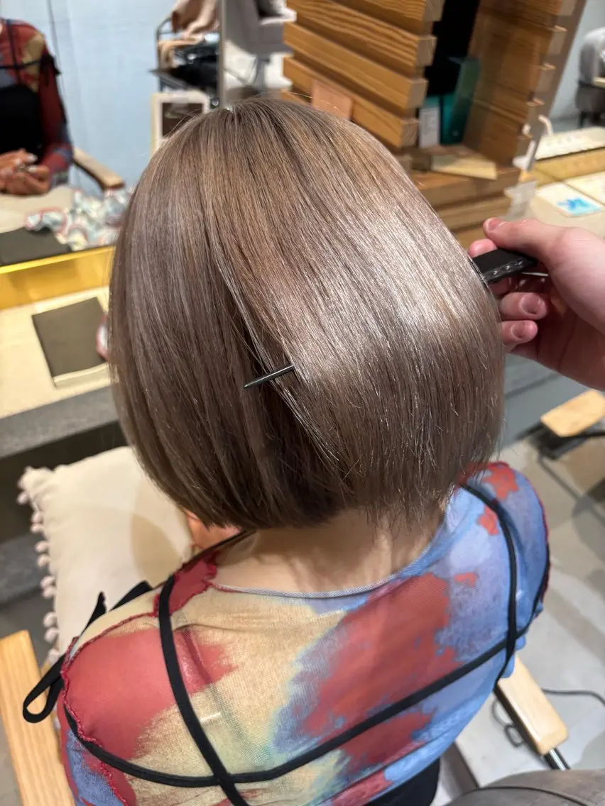 カラー ベージュカラー シルバー シルバーベージュ ヘアカラー ハイトーン/髪質改善 /Harutoのヘアスタイル