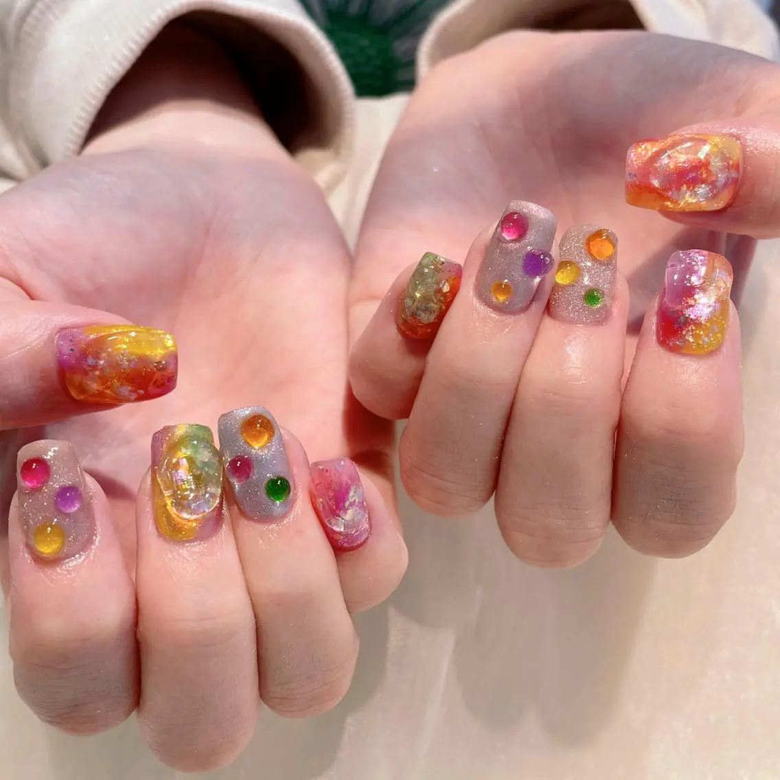 セミロング ネイル ハンドネイル 新井 ひなののネイルデザイン