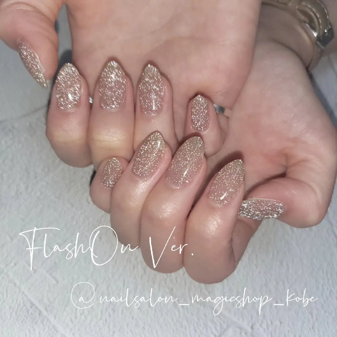 ネイル ブラウン フラッシュネイル ジェルネイル キラキラネイル シンプルネイル ハンドネイル Nailsalon MagicShopのネイルデザイン