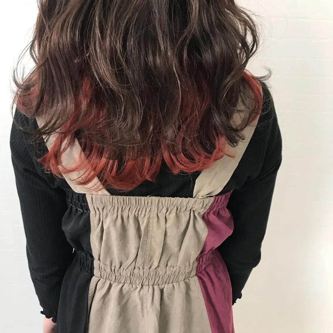 ロング カラー オリーブ/アッシュ やわらか透明感カラーのヘアスタイル