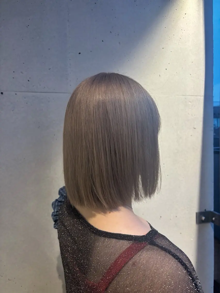 ミディアム カラー ヘアカラー 🩶ナチュラル ハイトーン/はちすのヘアスタイル
