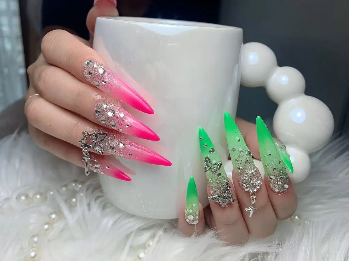 ネイル ENsalon AKIRAのネイルデザイン