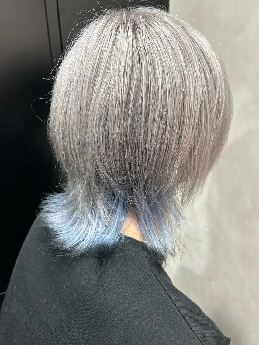ミディアム ヘアカラー メンズハイトーン ホワイトカラー 彩のヘアスタイル
