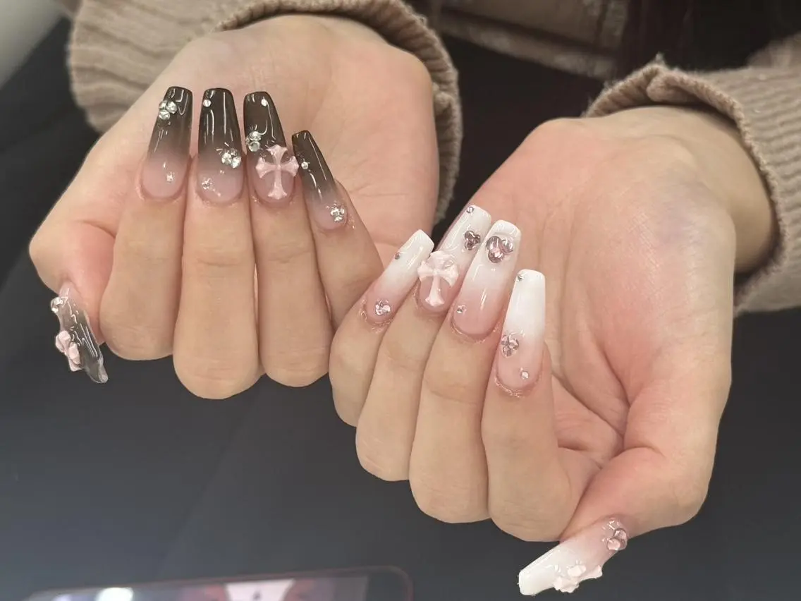 ネイル 💕リリ 🩷のネイルデザイン