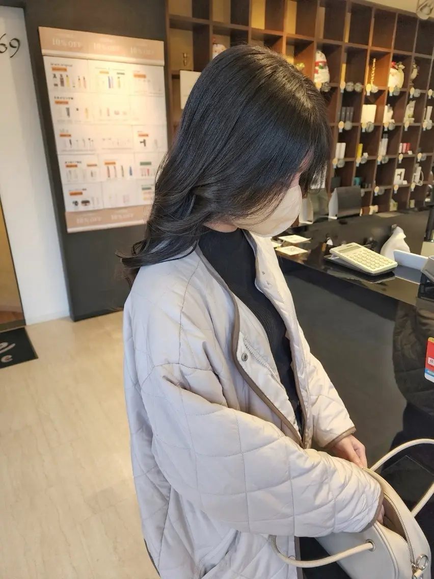 セミロング 濱田 妃香のヘアスタイル