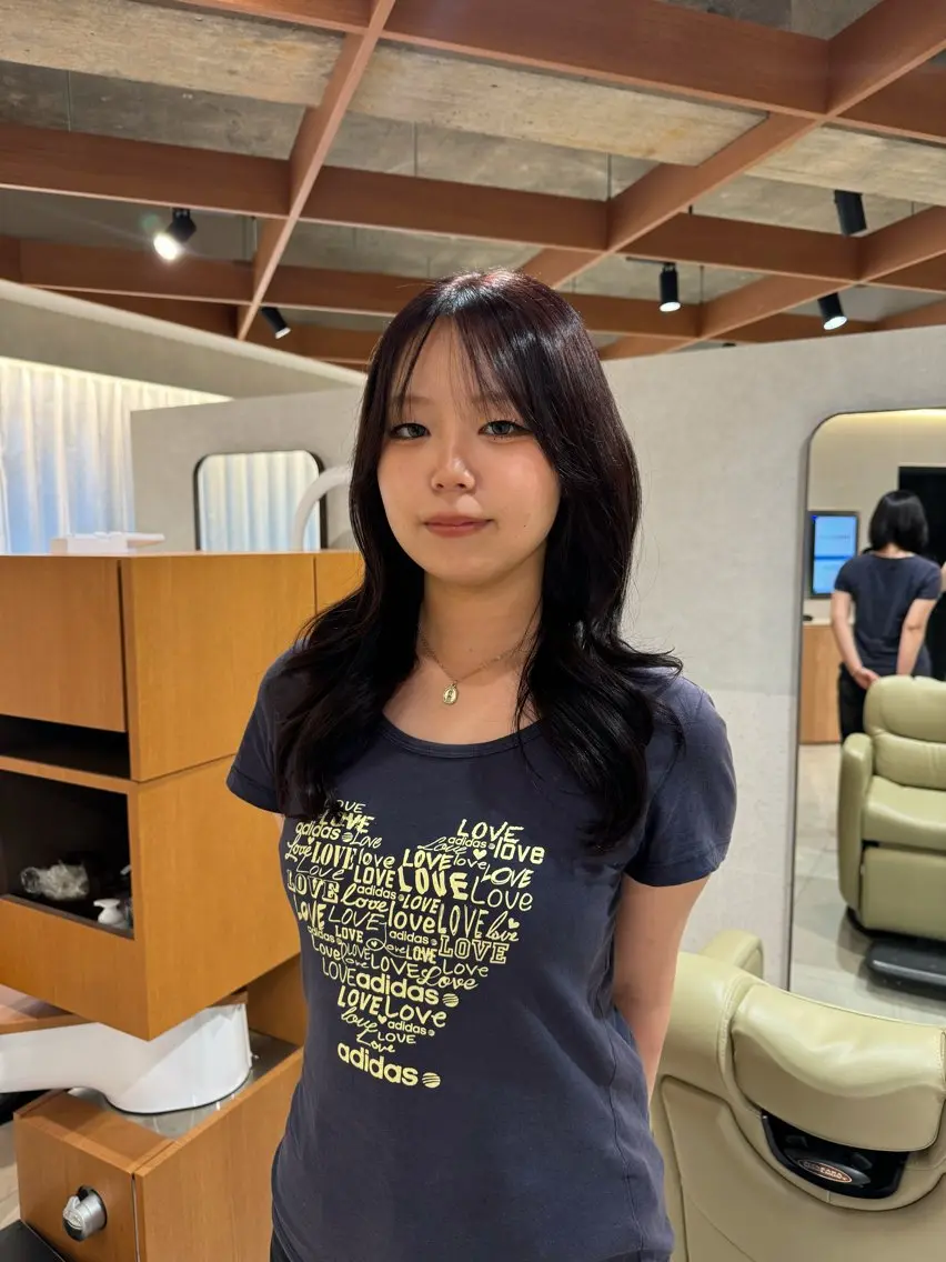 セミロング くびれヘア 韓国風ヘア くびれレイヤー レイヤーカット 小顔カット カット トリートメント Jr.スタイリスト／ レイヤー／MANAのヘアスタイル