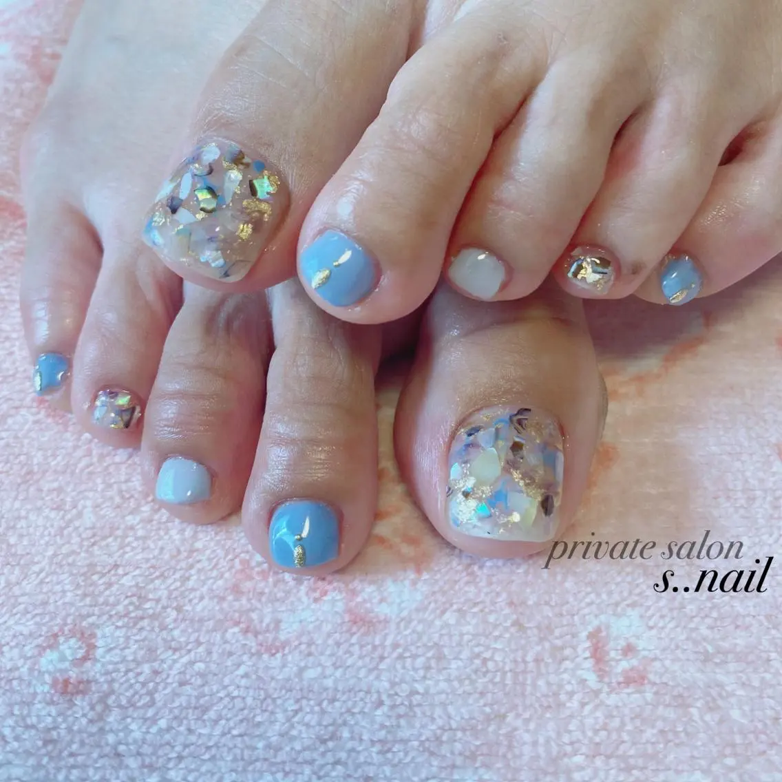 ネイル ブルー パープル ホワイト ハンドネイル フットネイル s..nail / MORITAのネイルデザイン