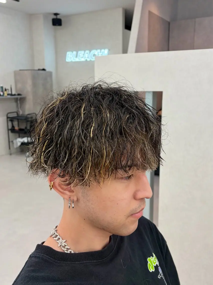 ショート パーマ メンズ メンズハイライト メンズパーマ 波巻きパーマ ハイライト 伊藤 大/ニュアンス 《初めてのパーマ◎》のヘアスタイル