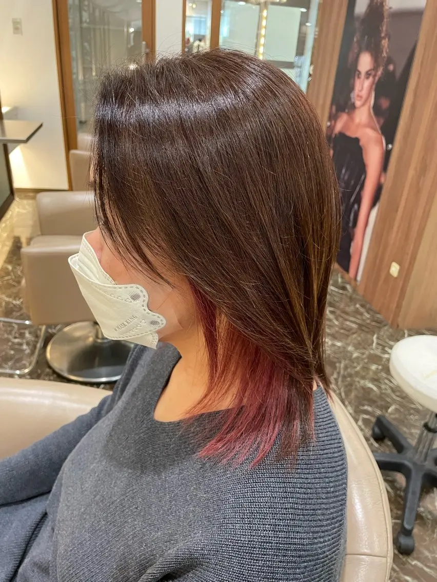 ミディアム カラー ボルドーカラー イヤリングカラー ピンクカラー ヘアカラー 神田 淳美のヘアスタイル