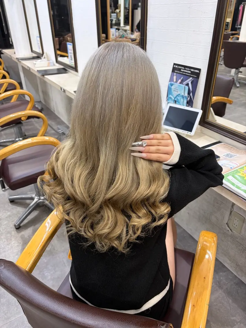 ロング ヘアカラー エクステ ⭐️U-topia ⭐️和泉田　りさ⭐️のヘアスタイル