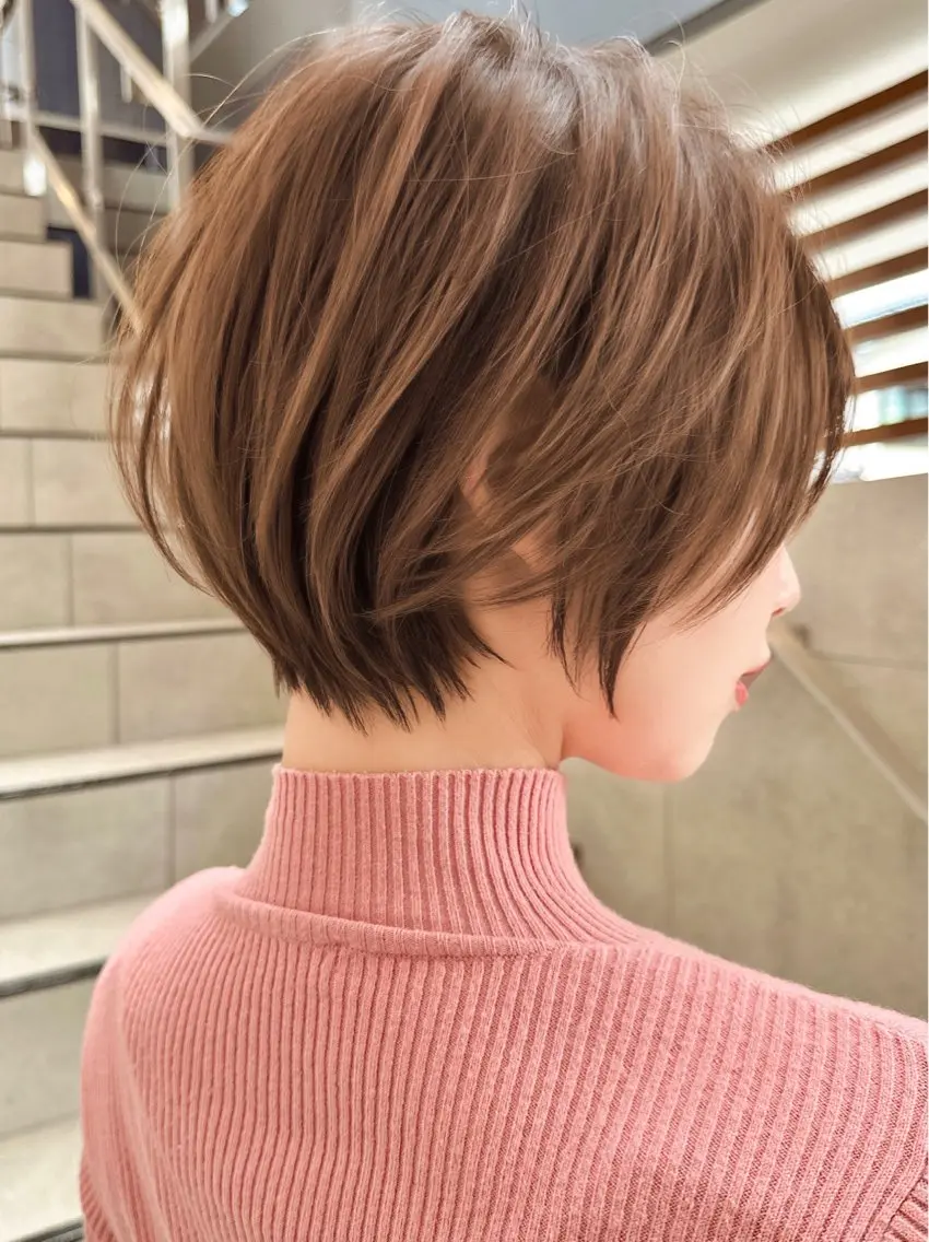 ショート カット 縮毛矯正✨🫧 レイヤー川村利幸のヘアスタイル