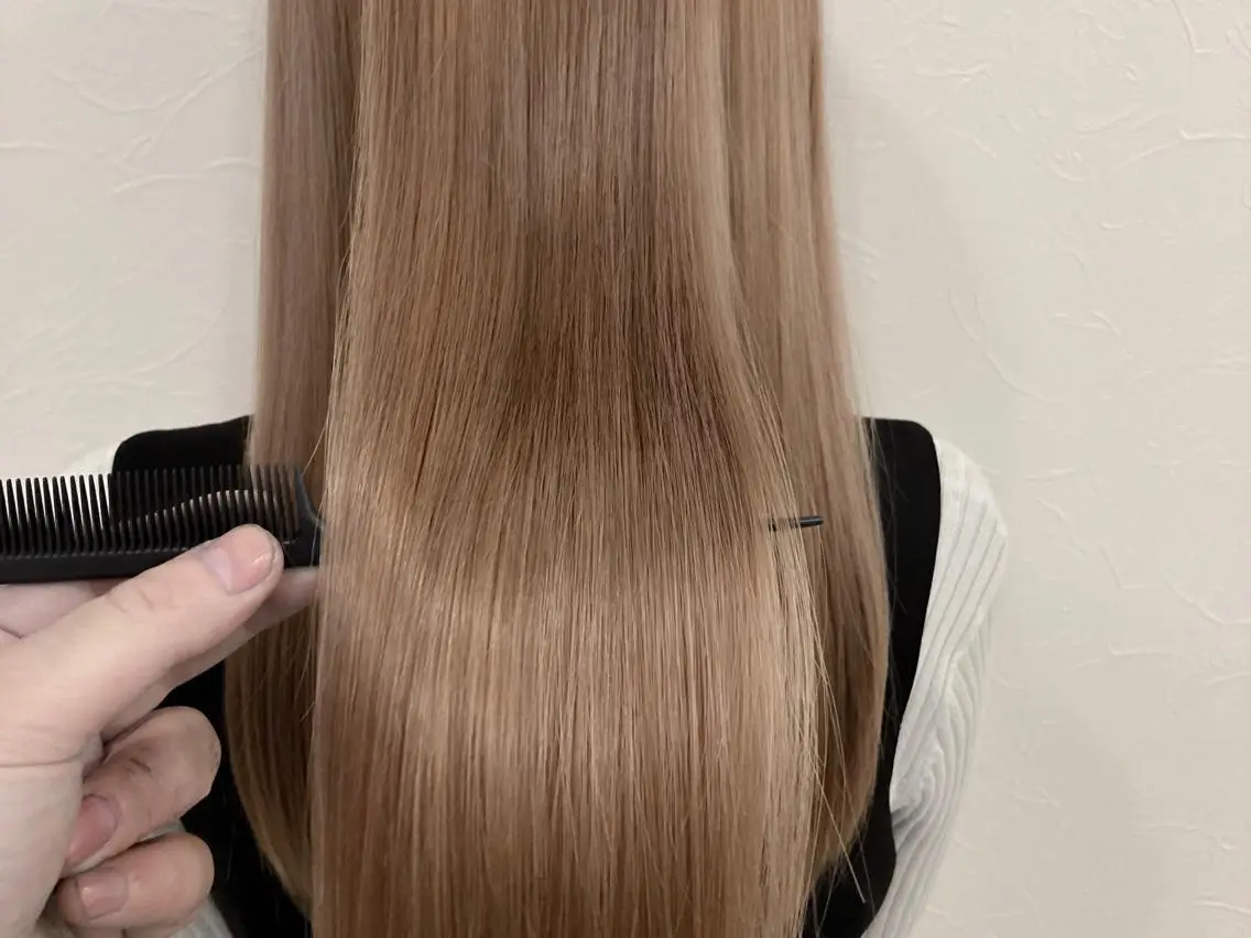 カラー Misirlou Hairのヘアスタイル