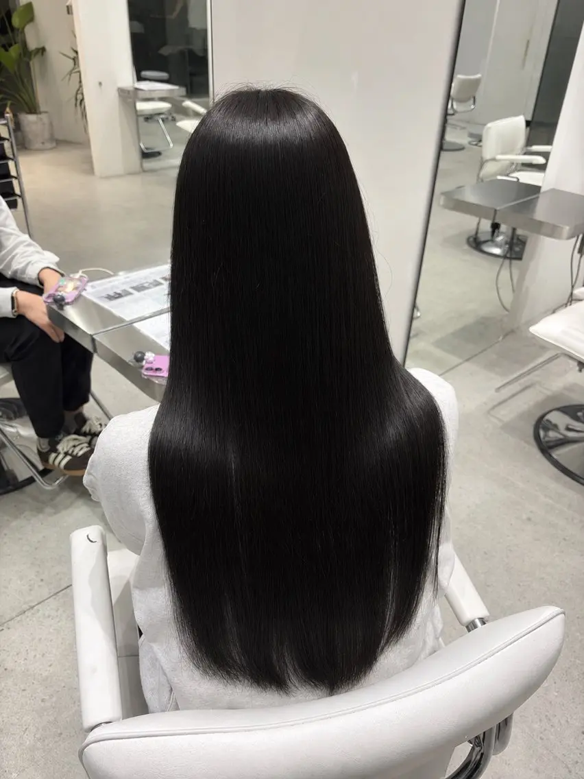 カラー 吉田 百々花のヘアスタイル