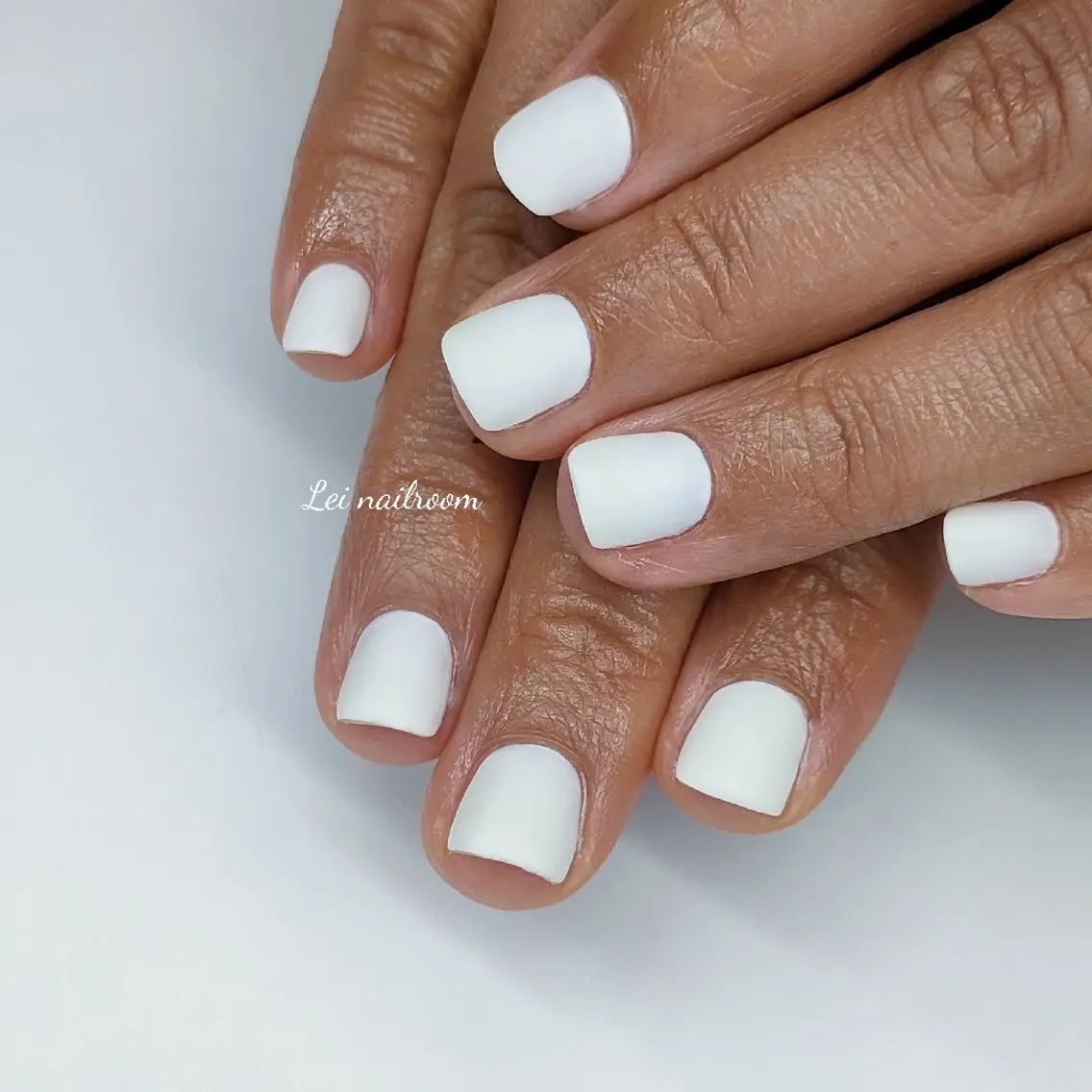 ネイル マットネイル ホワイト lei🌼 nailroomのネイルデザイン