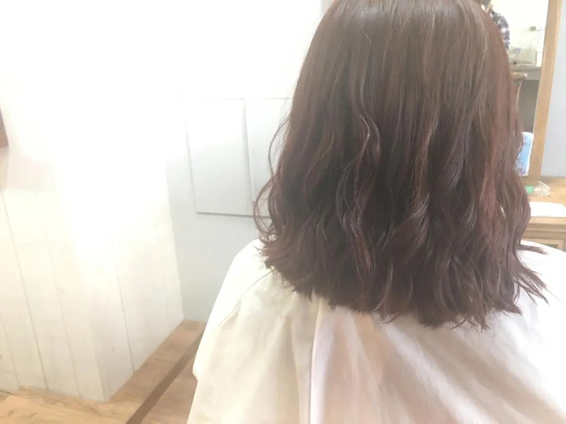ミディアム カラー ピンクカラー バイオレットカラー 新井 友菜のヘアスタイル