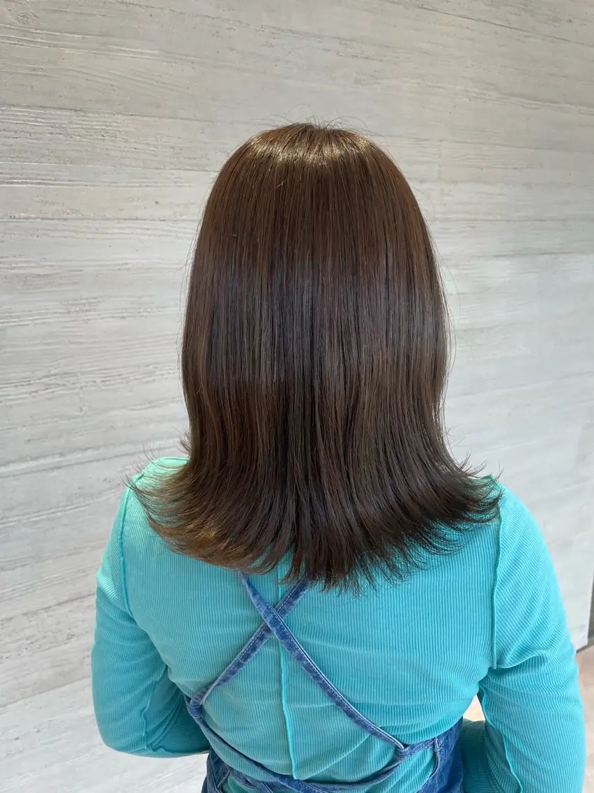 ミディアム カット ヘアカラー トリートメント 🤍tomoka 🤍のヘアスタイル