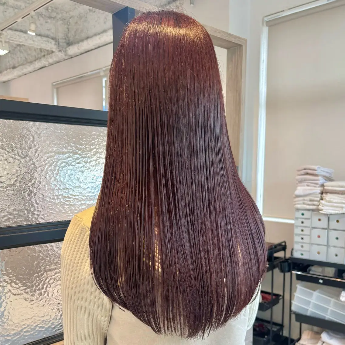 ロング カラー mio ︴ アレンジ ︴ 透明感カラーのヘアスタイル
