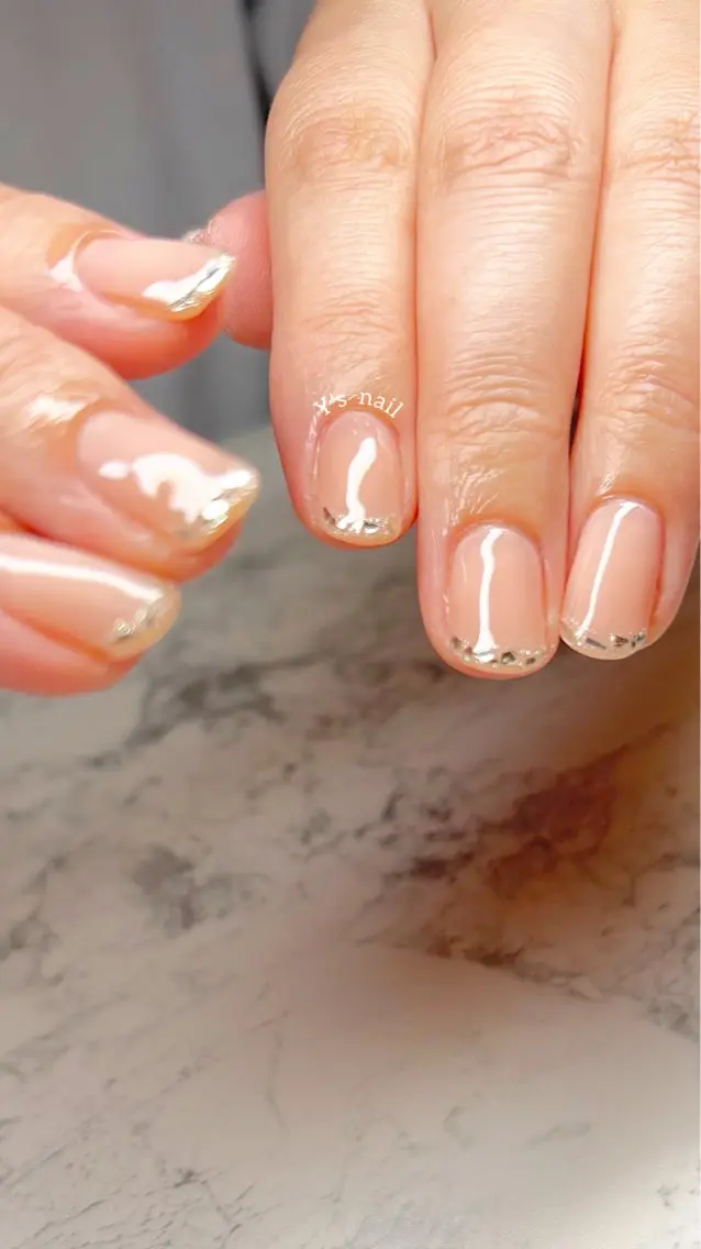 ネイル フレンチネイル ガラスフレンチ 手書きが得意🖌️ Y’s  nailのネイルデザイン