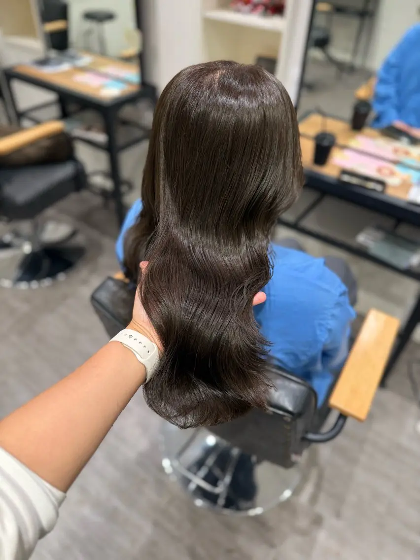 セミロング カラー グレージュ オリーブグレージュ オリーブグレー カット ヘアカラー トリートメント 艶髪レイヤー上田 紗也🇰🇷💗のヘアスタイル