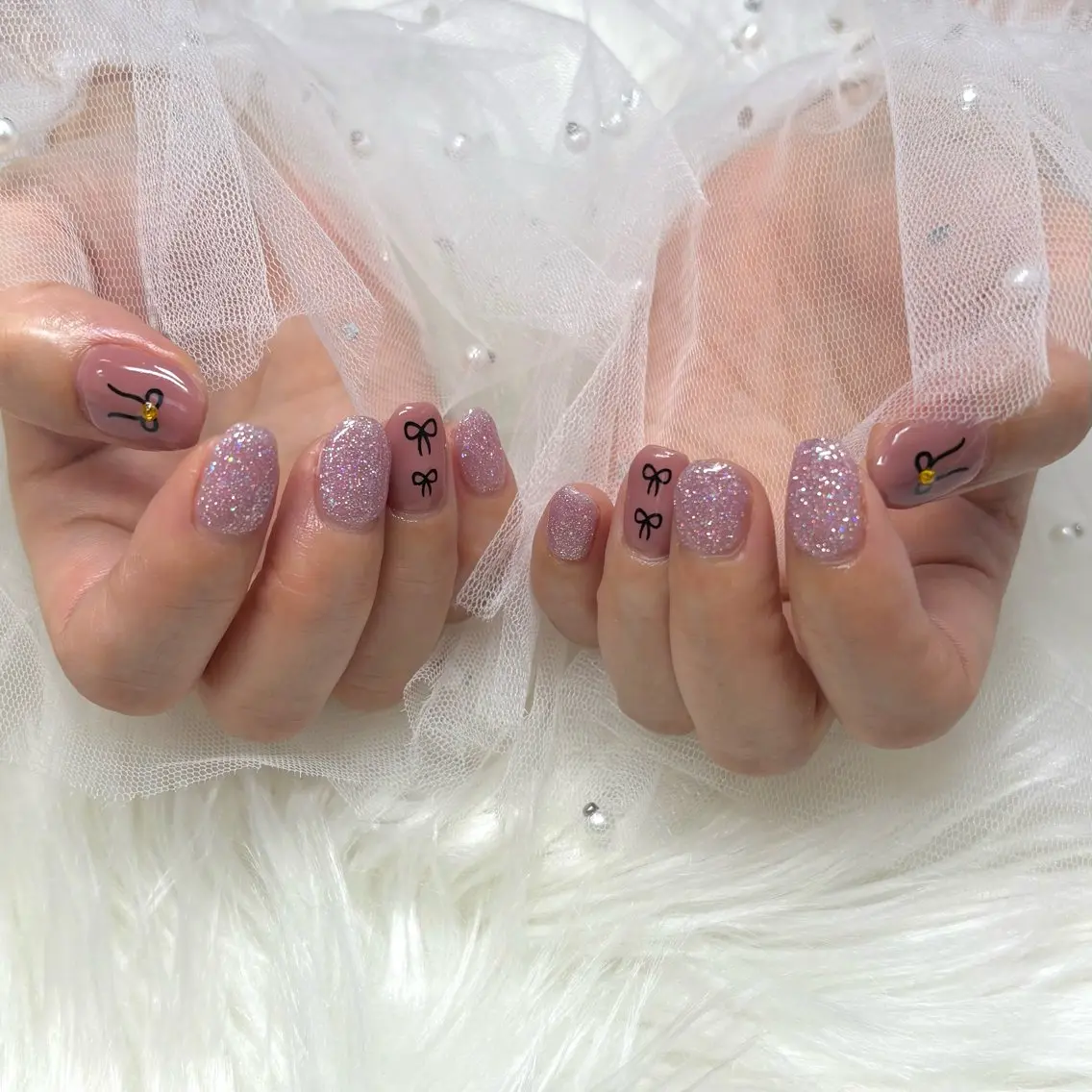 ネイル ピンク リボン ストーンネイル ハンドネイル SHINE nail salonのネイルデザイン