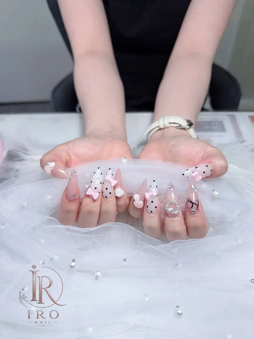 ネイル ハンドネイル IRO Nail Studioのネイルデザイン