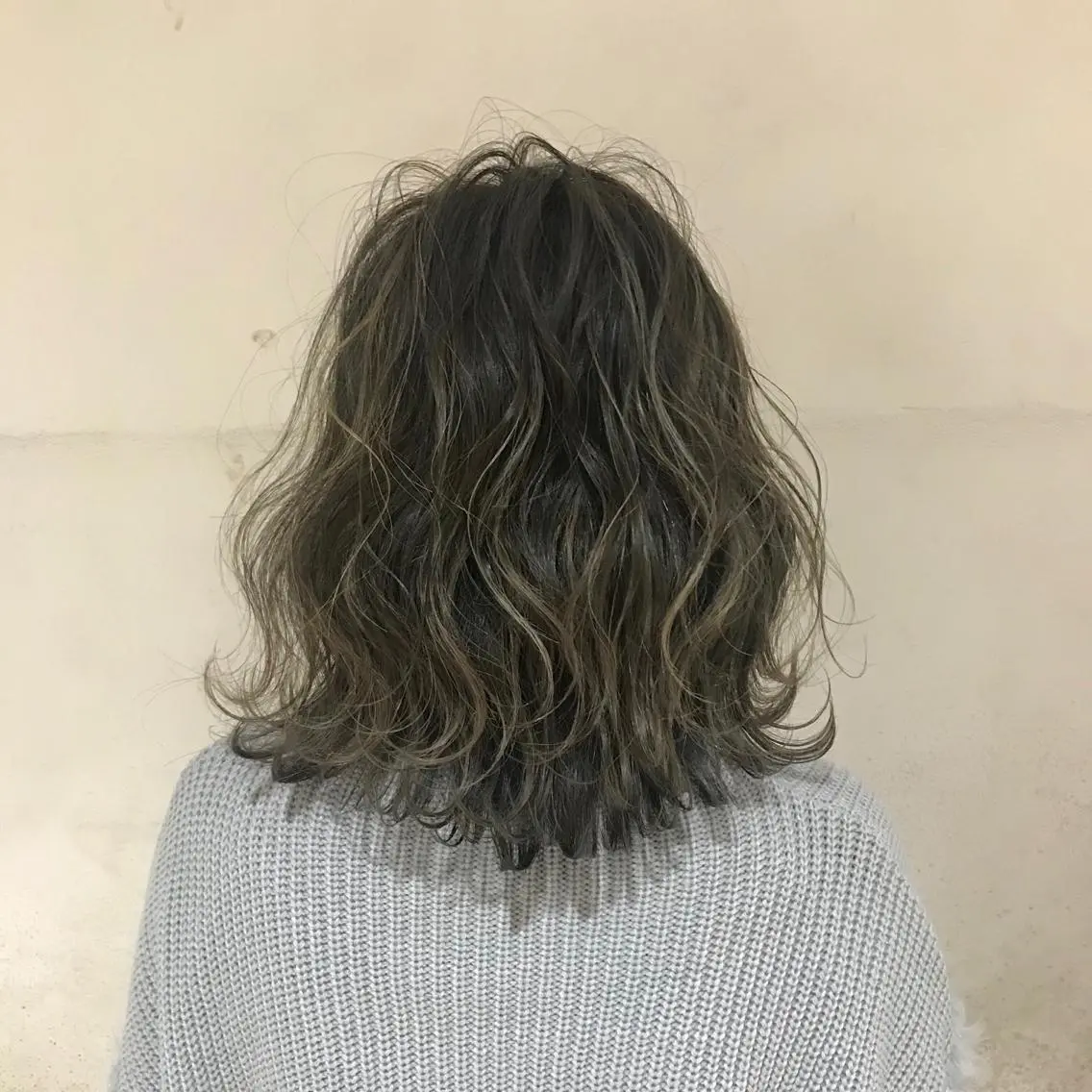 ミディアム ハイライト カット ヘアカラー 福原 優介のヘアスタイル