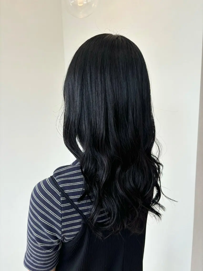 ロング カラー 黒髪 ブルーカラー ブルーブラック カット ヘアカラー トリートメント 葉田 綾乃のヘアスタイル