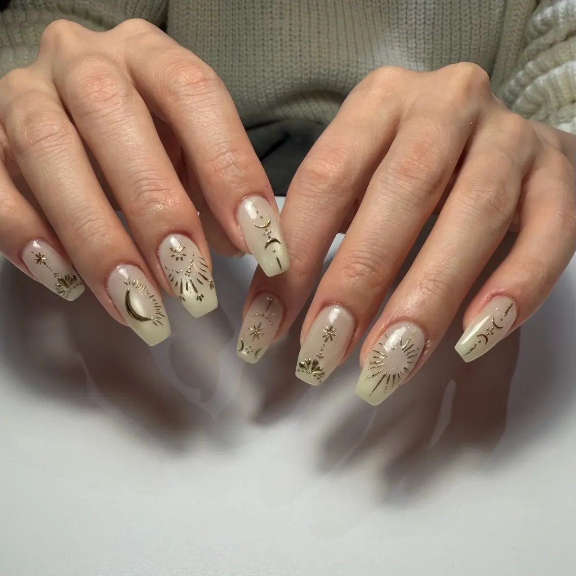 ネイル アートネイル ジェルネイル マグネットネイル ミラーネイル 持ち込み ハンドネイル Nail mood デザイン持ち込みokのネイルデザイン
