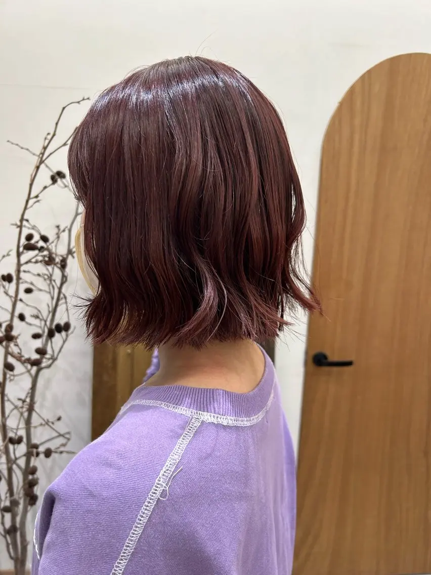 ショート ピンクブラウン なつめ🐶ショート ベージュカラーのヘアスタイル