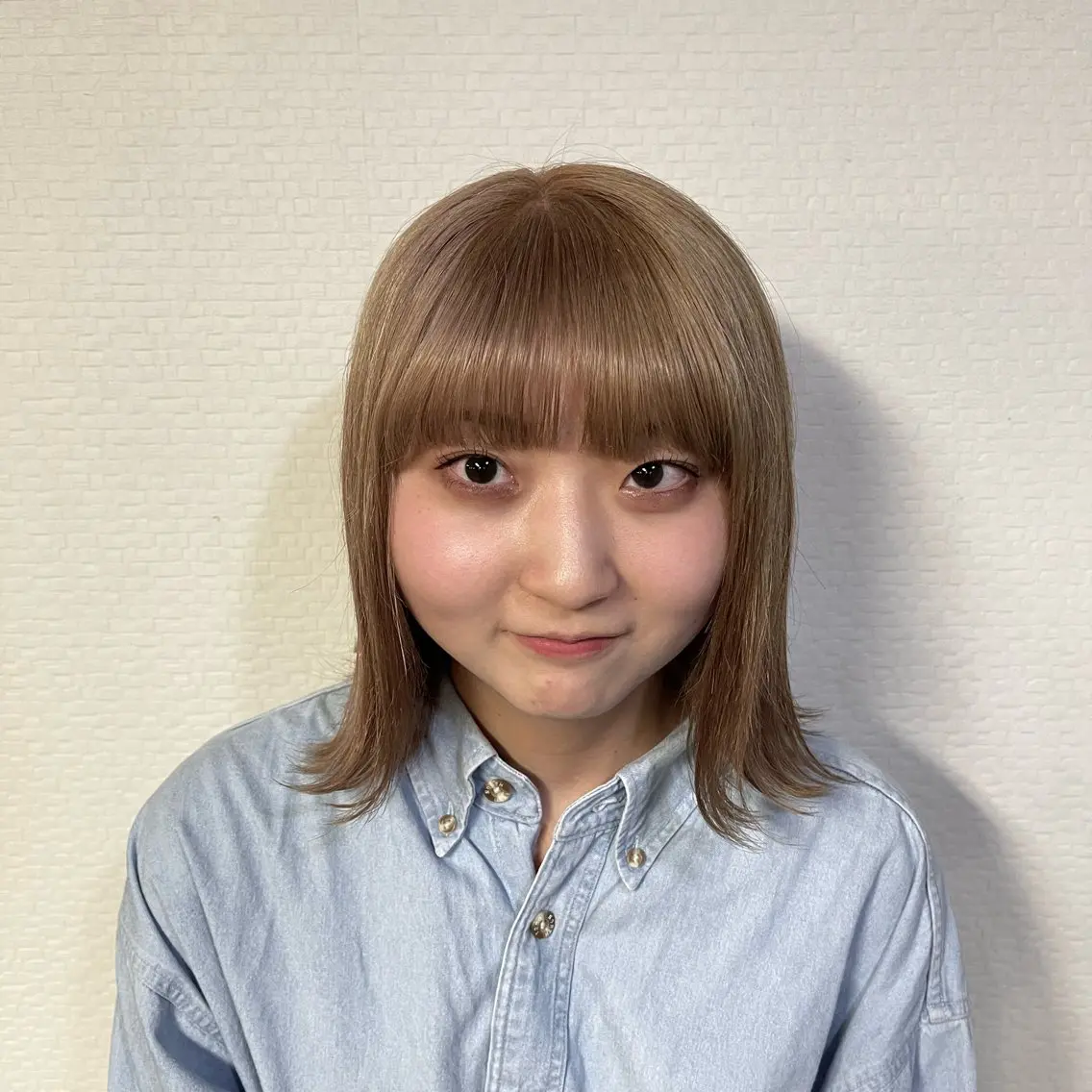 ミディアム カラー シノザキ キナのヘアスタイル