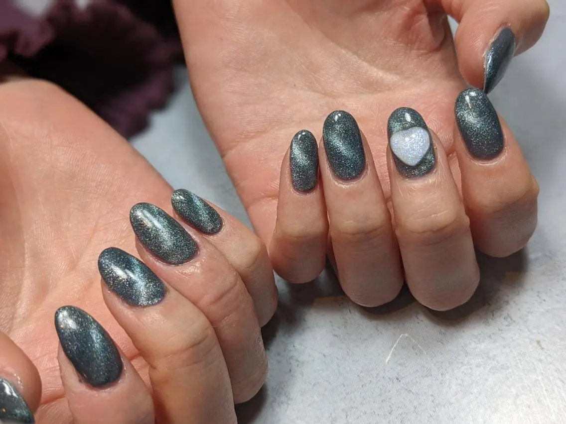ネイル マグネットネイル ハンドネイル Nail SIRANGANAのネイルデザイン