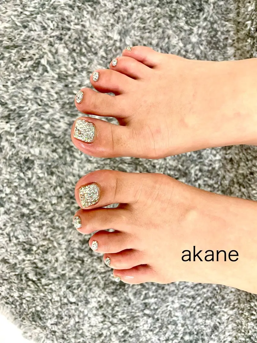 ネイル ラメ(グリッター) フットネイル Angeli⭐︎ AKANEのネイルデザイン
