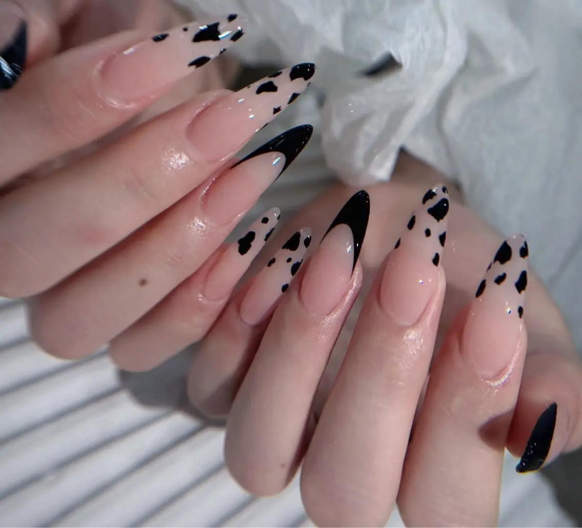 ネイル アートネイル ボルドー フレンチネイル ジェルネイル 氷ネイル・うるうるネイル ハンドネイル Julie Nail Rinのネイルデザイン