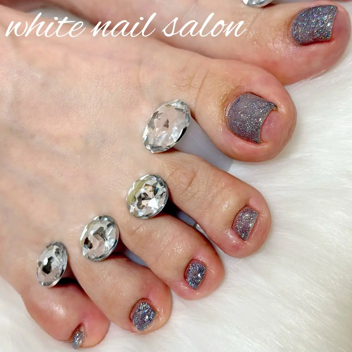 ネイル シンプルネイル ホワイト フットネイル white nail salonのネイルデザイン