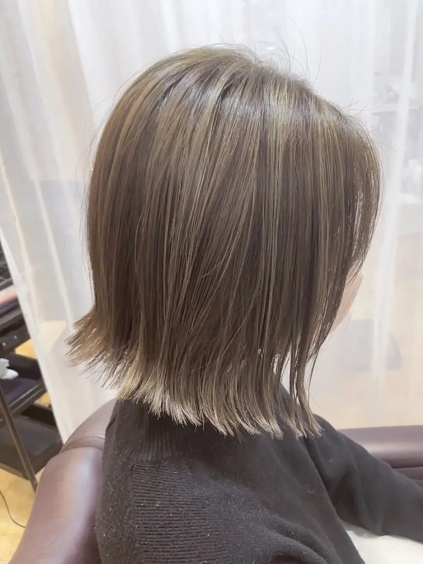 ショート カラー デザインカラー グレージュ ハイライトカラー ハイライト カット ヘアカラー トリートメント WILLOW京橋 小玉泰基のヘアスタイル