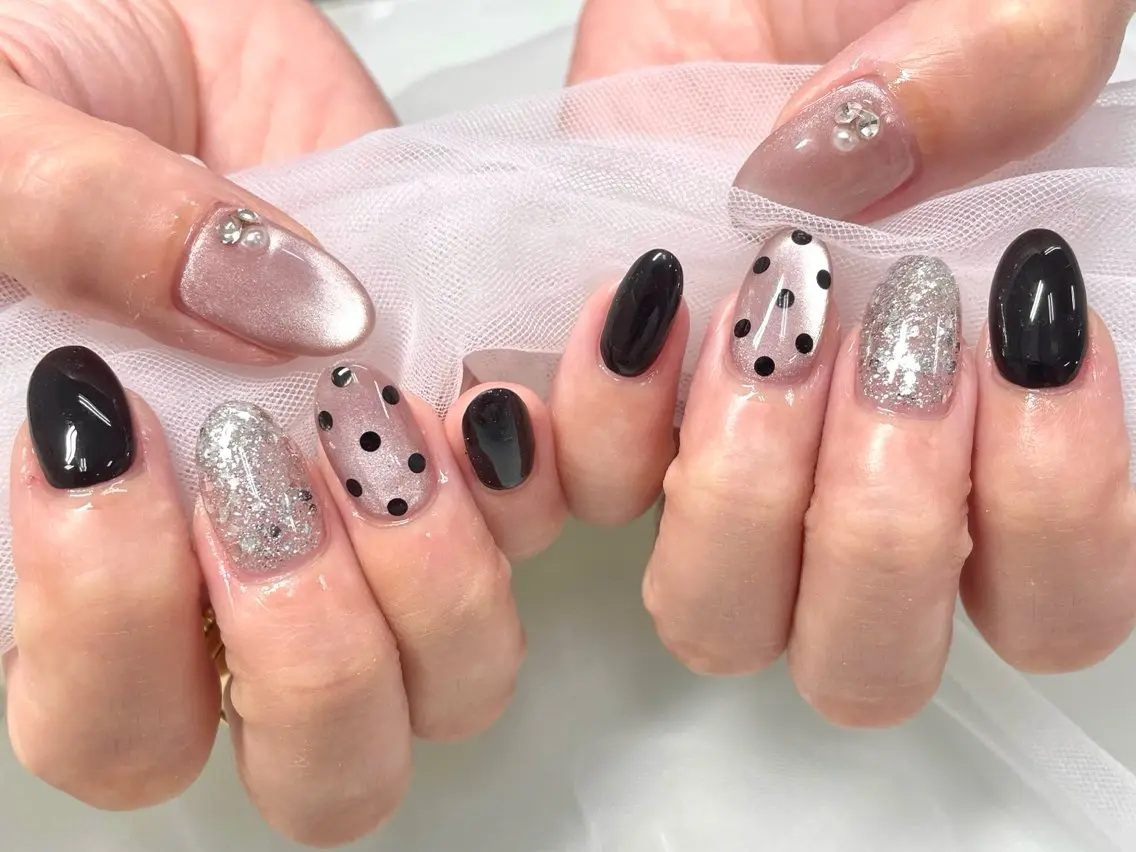 ネイル アートネイル ジェルネイル マグネットネイル 持ち込み パラジェル Nail Neige🐈🌙のネイルデザイン