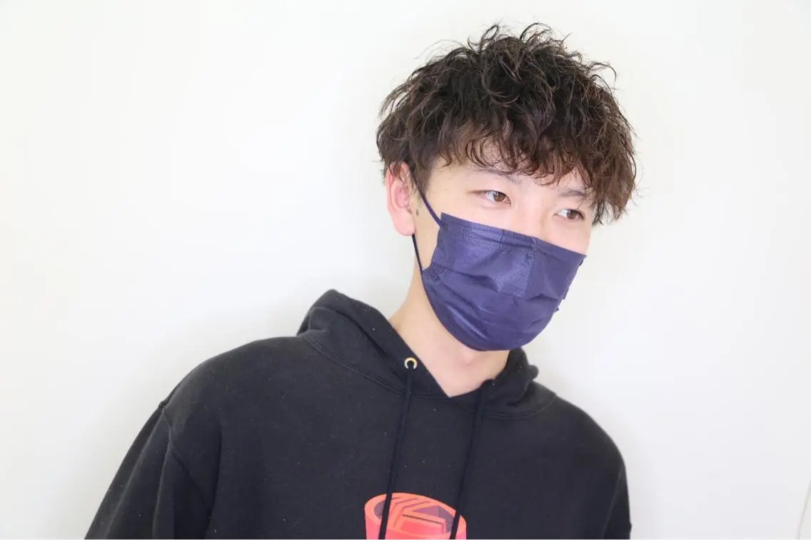 ショート パーマ メンズ マッシュ メンズパーマ 波巻きパーマ パーマ 石倉 真のヘアスタイル