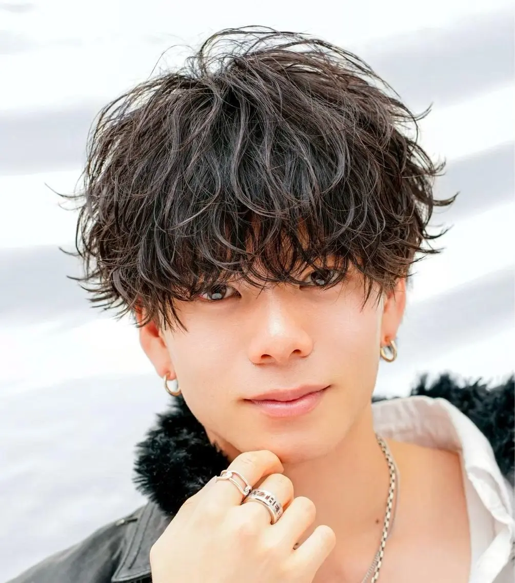 ショート カラー パーマ メンズ 藤田 陸斗のヘアスタイル