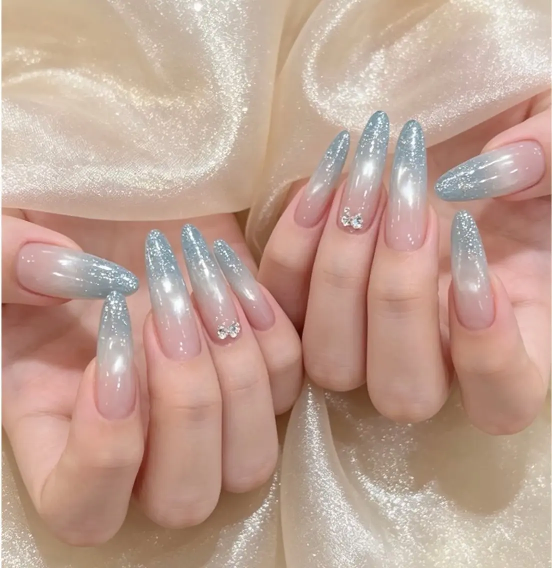 ネイル オーロラネイル チークネイル ドット フレンチネイル ジェルネイル ハンドネイル Floria nail salonのネイルデザイン